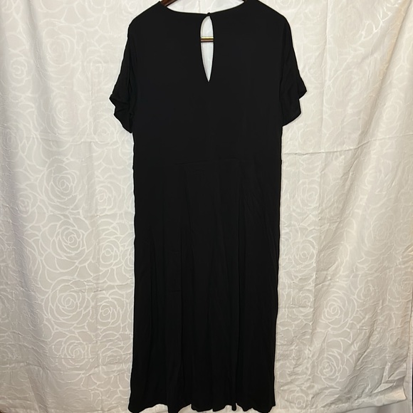 NWT TORRID black maxi dress. Decorative buttons down front of dress. Size 2X. - Picture 9 of 12